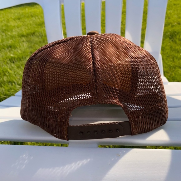Vintage Lake Francis Resort Mesh Trucker Hat - Picture 2 of 3